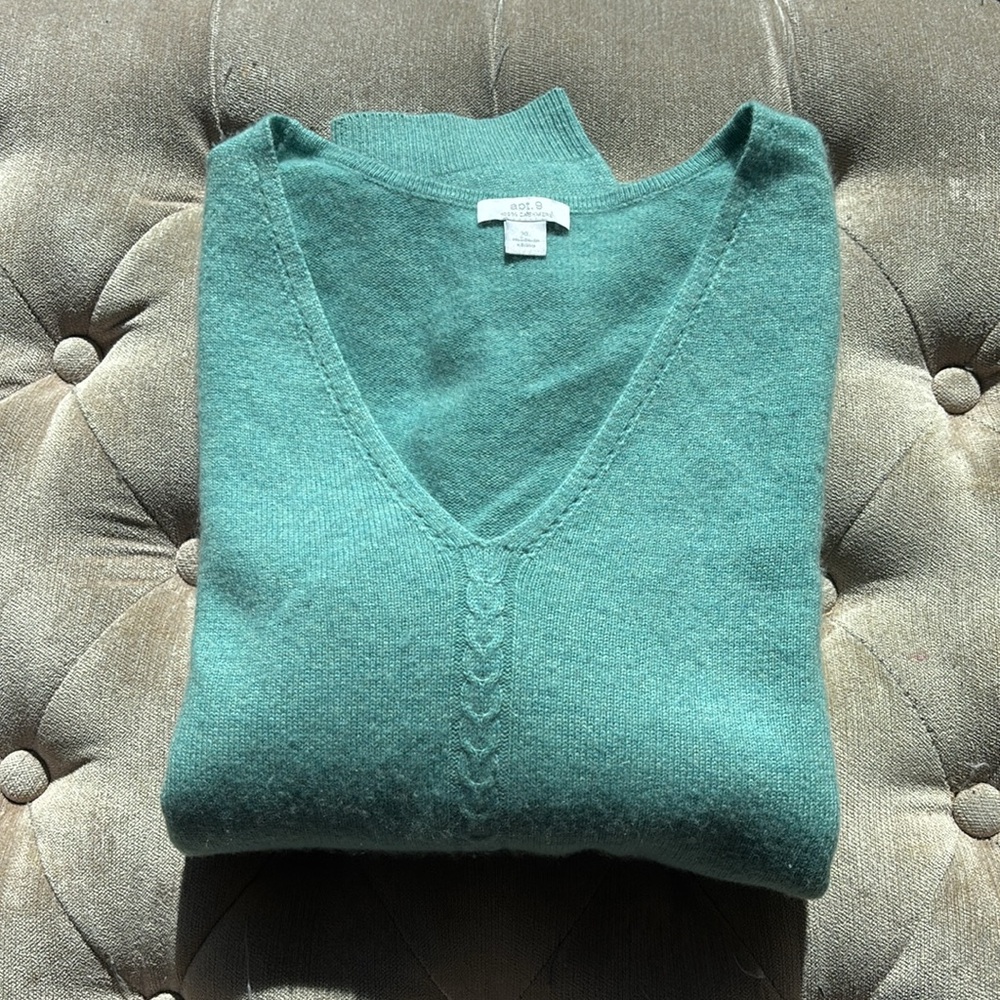 Apt. 9 Women's V-Neck Cashmere Sweater in Soft Aqua Blue - Picture 7 of 7